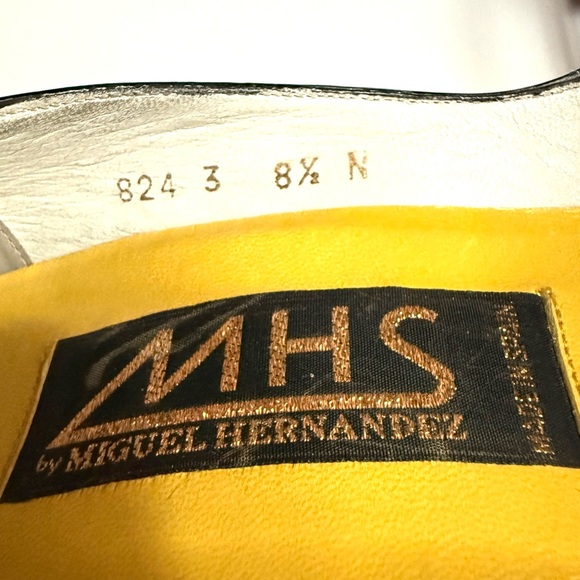 MHS Miguel Hernandez Women’s Flower Detail Leather Heels Pumps Shoes 8.5 narrow - Picture 11 of 14
